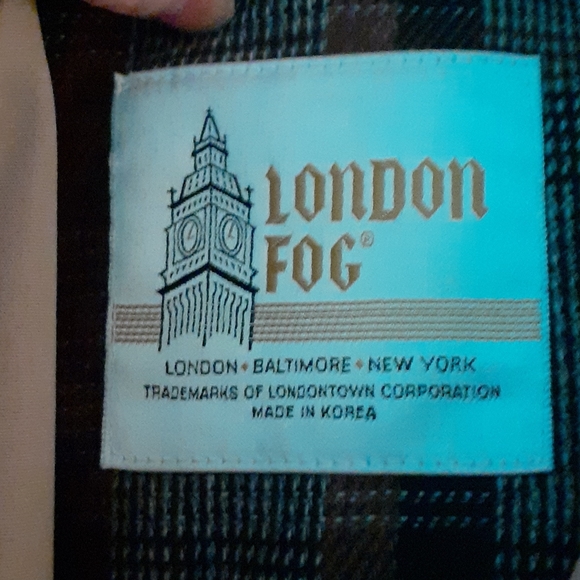 London Fog raincoat - Picture 2 of 4